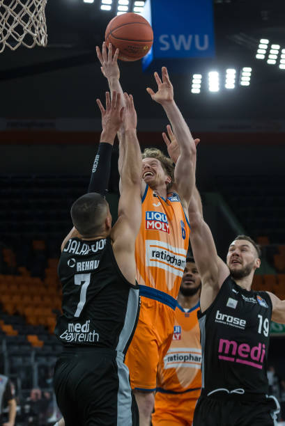 的阳光下 的阳光下